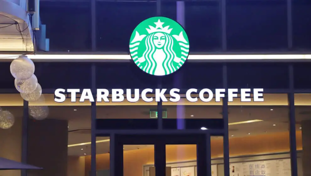 Starbucks is expanding its loyalty program—in addition to offering NFTs, it is also creating opportunities for customers in the Metaverse