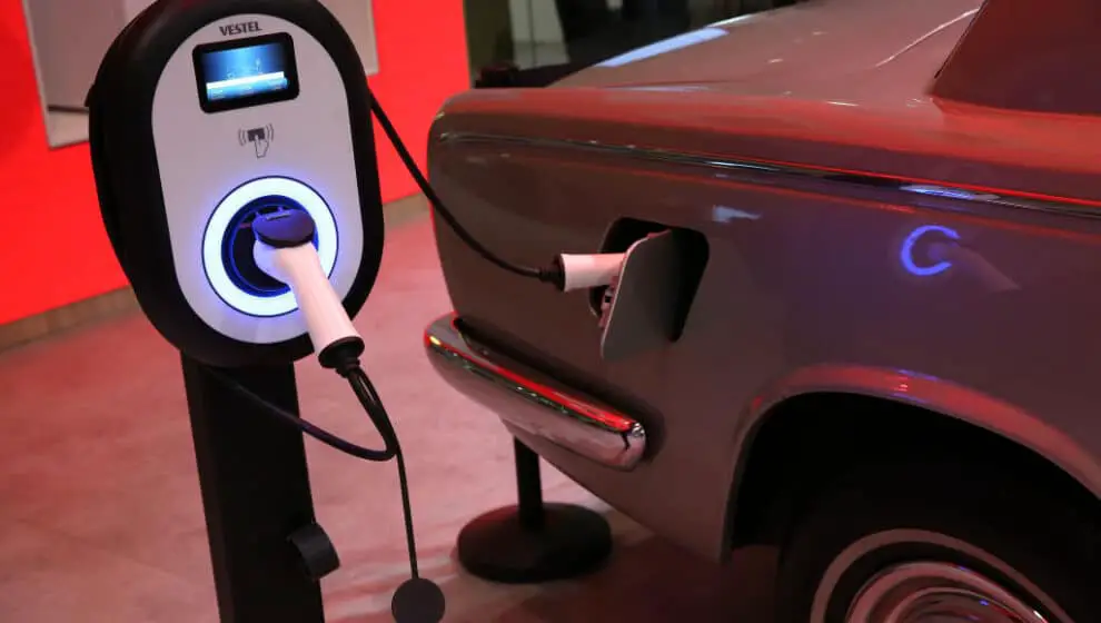 Americans want to switch to electric vehicles (EVs) but remain concerned about the high price tag