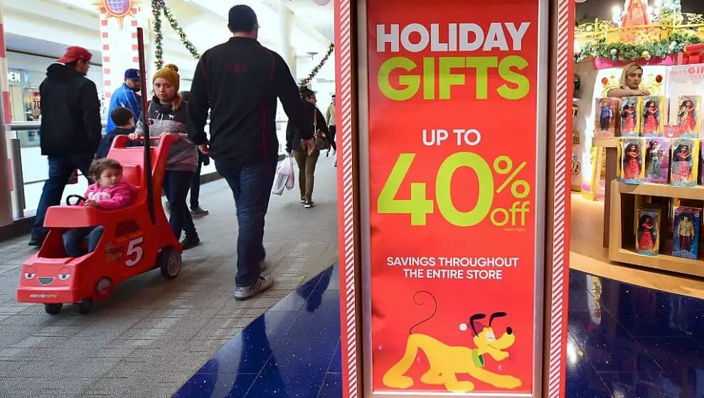 holiday shopping discounts