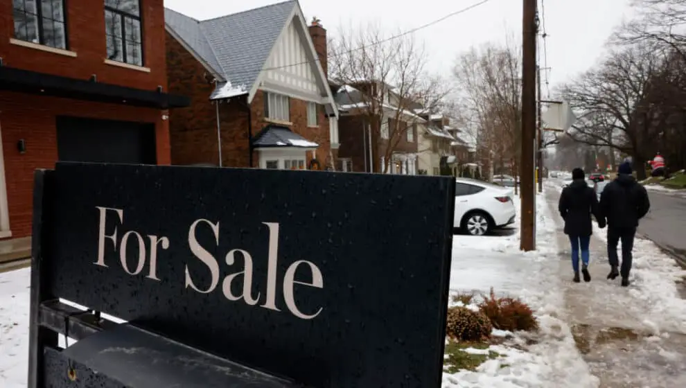 Refinancing applications are rising as interest rates drop to the lowest level in three months