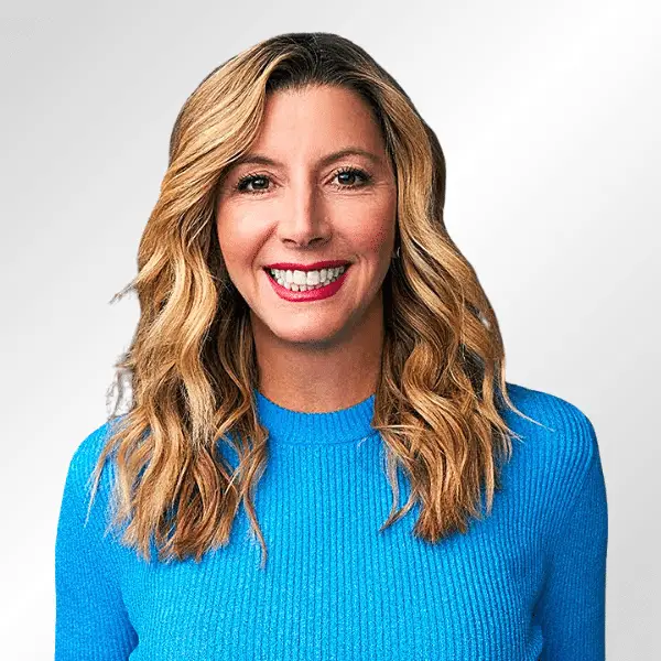 Spanx founder Sara Blakely gifts employees plane tickets, $10,000