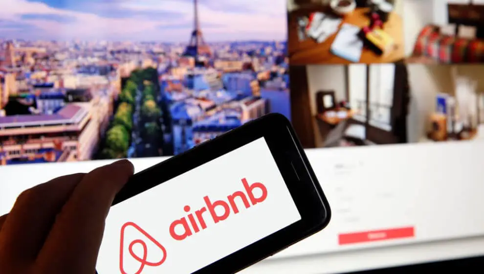 Airbnb profits
