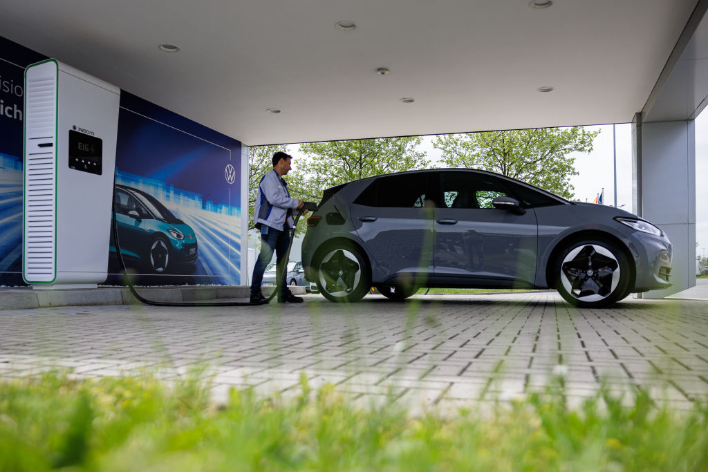 The Auto Industry Cautions Biden About EV Plans
